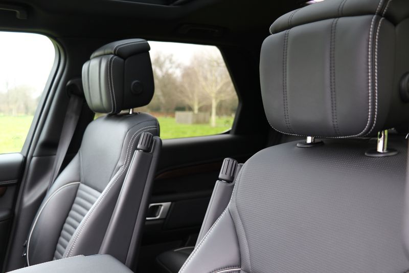 Land Rover Discovery D300 R-Dynamic HSE