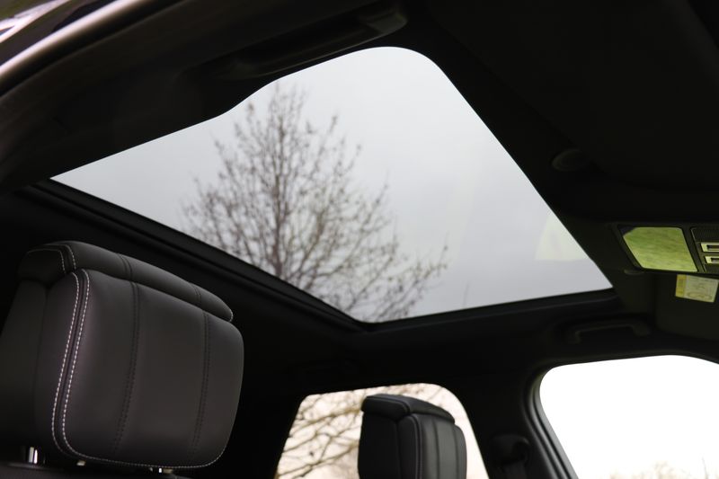 Land Rover Discovery D300 R-Dynamic HSE