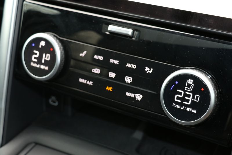 Land Rover Discovery D300 R-Dynamic HSE