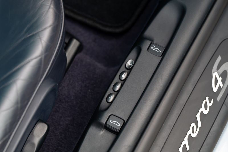 Porsche 911 (996) 3.6 Carrera 4S AWD 2dr