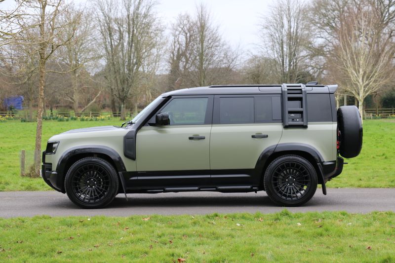 Land Rover Defender 110 D300 X-Dynamic HSE 'URBAN Kit'