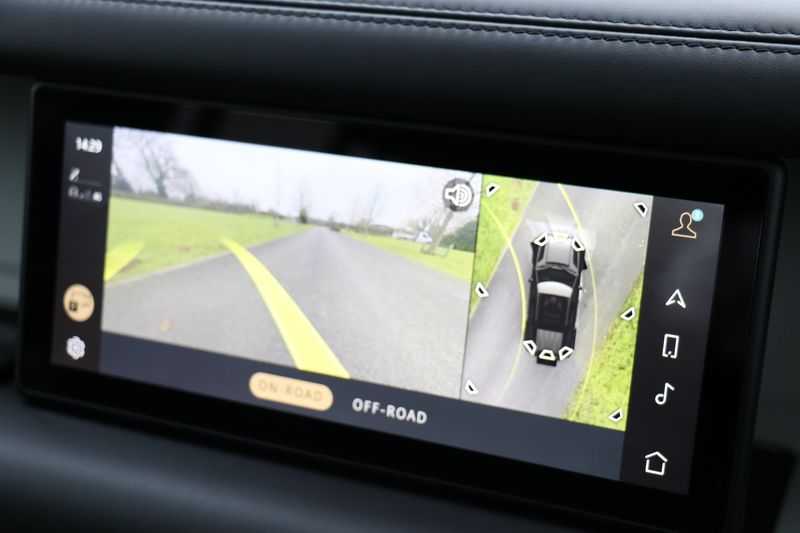 Land Rover Defender 110 D300 X-Dynamic HSE 'URBAN Kit'