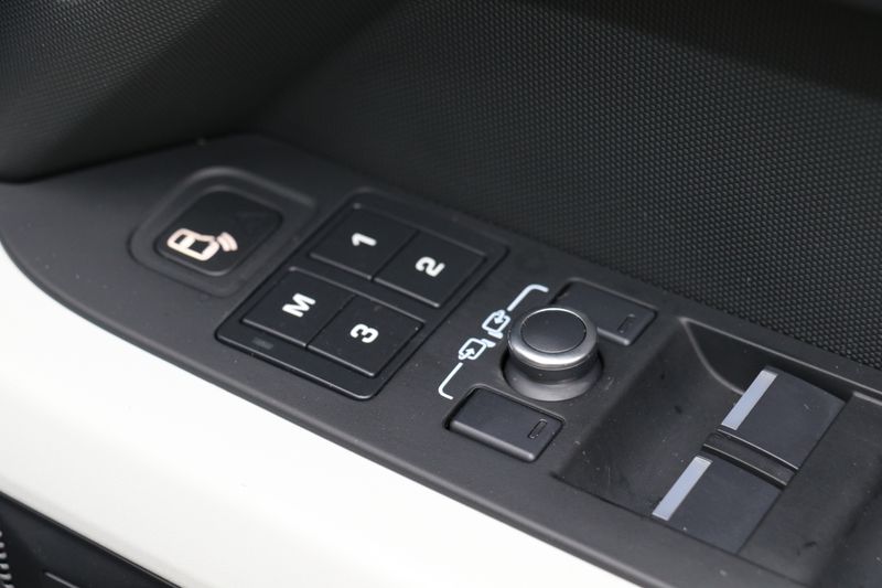 Land Rover Defender 110 D300 X-Dynamic HSE 'URBAN Kit'