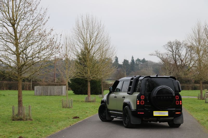 Land Rover Defender 110 D300 X-Dynamic HSE 'URBAN Kit'