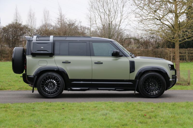 Land Rover Defender 110 D300 X-Dynamic HSE 'URBAN Kit'