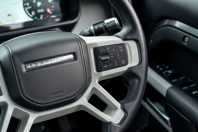 Land Rover Defender 110 3.0 D250 MHEV HSE