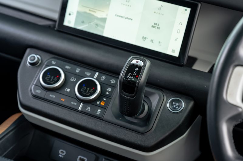 Land Rover Defender 110 3.0 D250 MHEV HSE