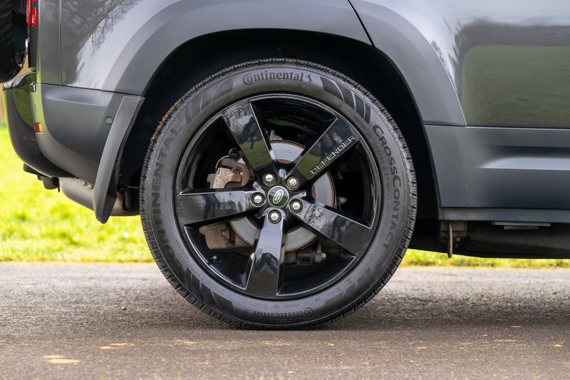 Land Rover Defender 110 3.0 D250 MHEV HSE