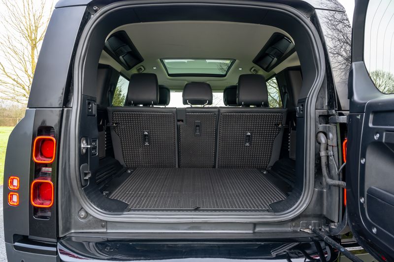 Land Rover Defender 110 3.0 D250 MHEV HSE