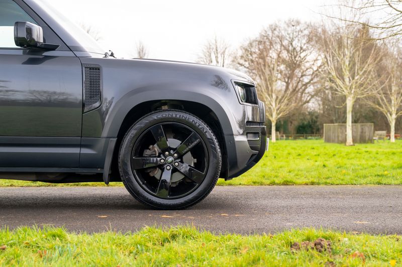 Land Rover Defender 110 3.0 D250 MHEV HSE