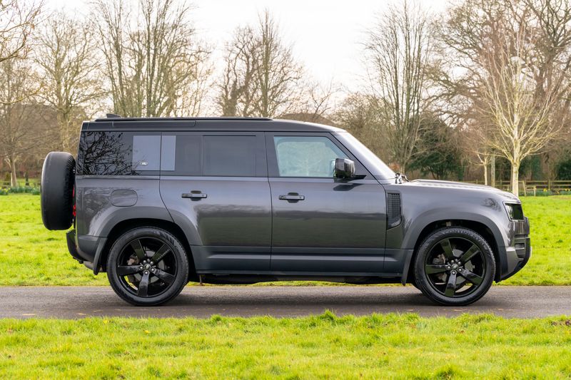 Land Rover Defender 110 3.0 D250 MHEV HSE