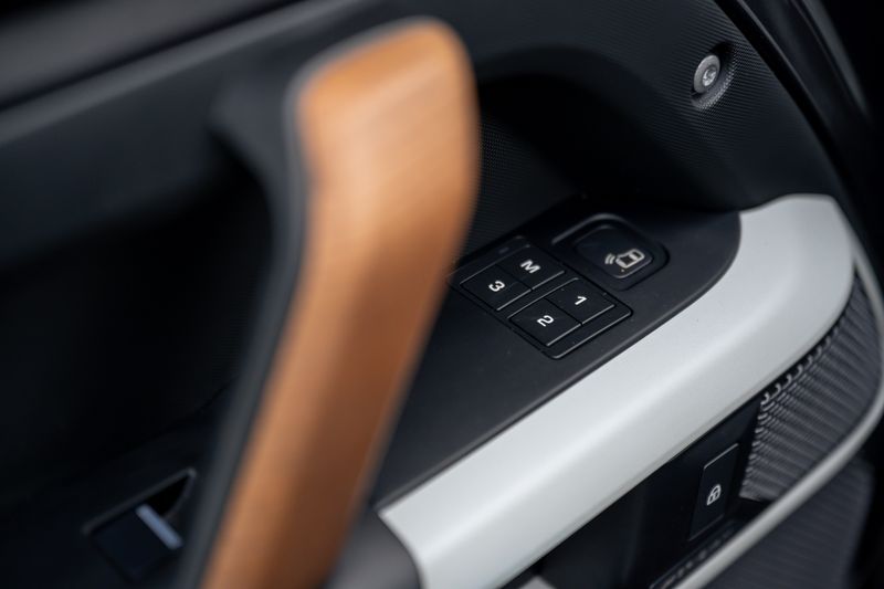 Land Rover Defender 110 3.0 D250 MHEV HSE