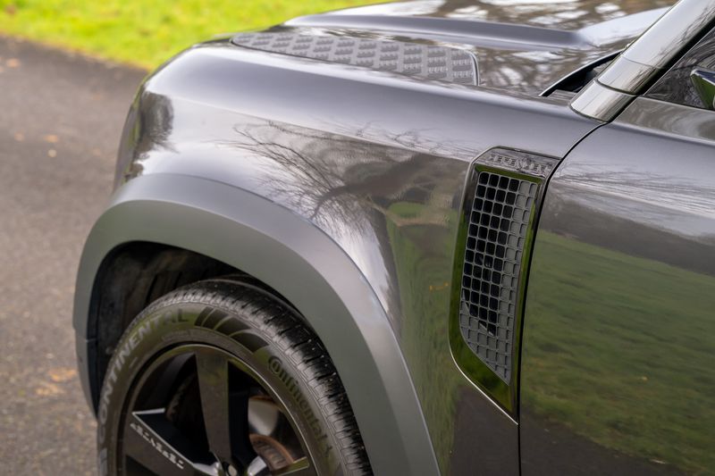 Land Rover Defender 110 3.0 D250 MHEV HSE