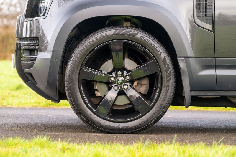 Land Rover Defender 110 3.0 D250 MHEV HSE