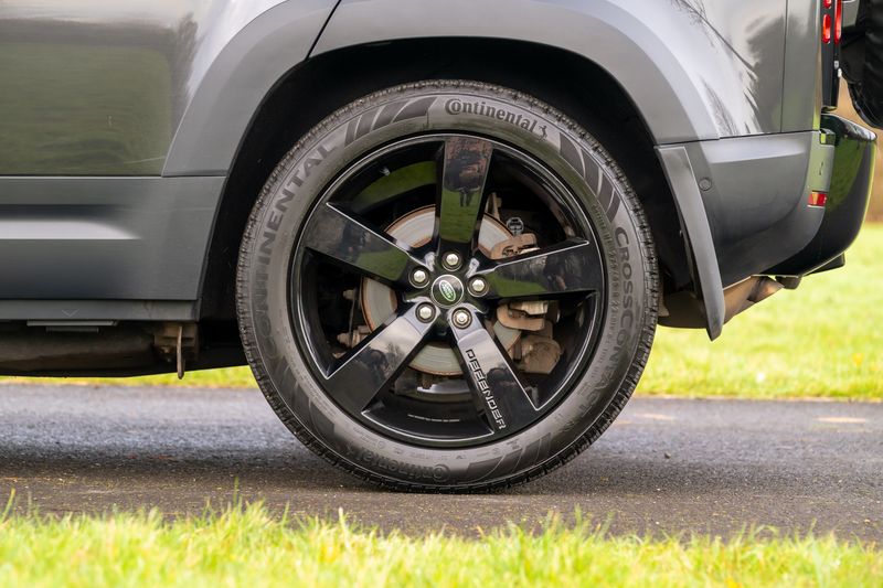 Land Rover Defender 110 3.0 D250 MHEV HSE