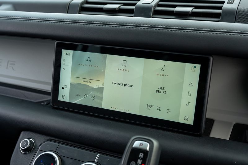 Land Rover Defender 110 3.0 D250 MHEV HSE