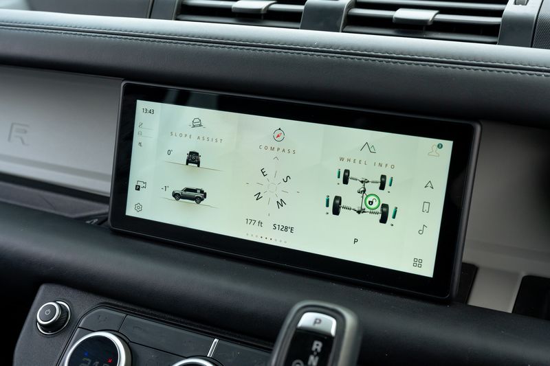 Land Rover Defender 110 3.0 D250 MHEV HSE