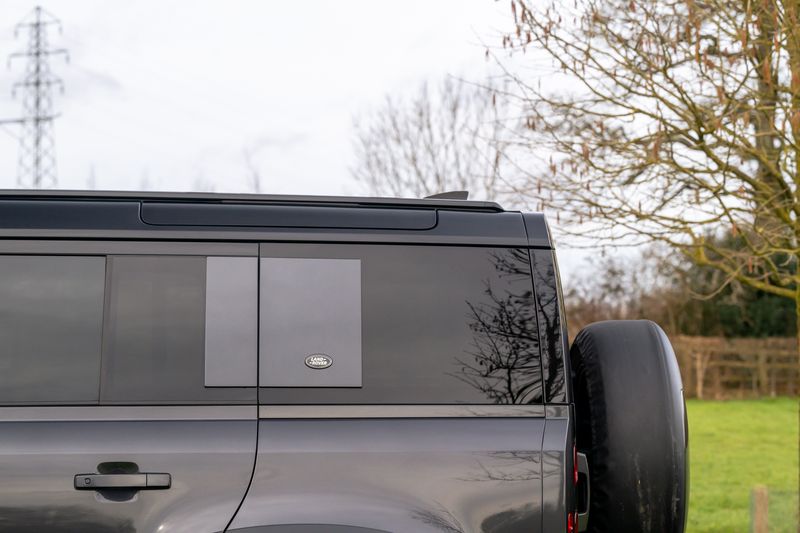 Land Rover Defender 110 3.0 D250 MHEV HSE