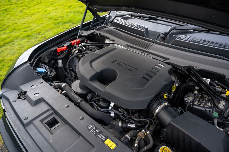 Land Rover Defender 110 3.0 D250 MHEV HSE