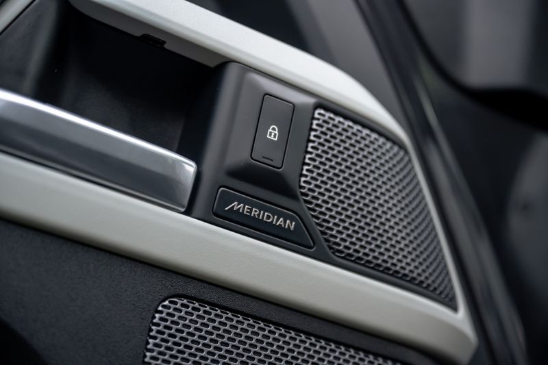 Land Rover Defender 110 3.0 D250 MHEV HSE