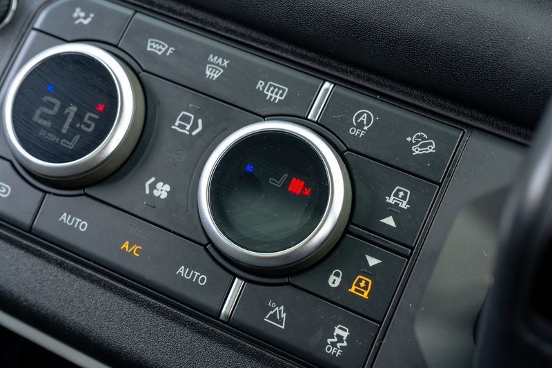 Land Rover Defender 110 3.0 D250 MHEV HSE