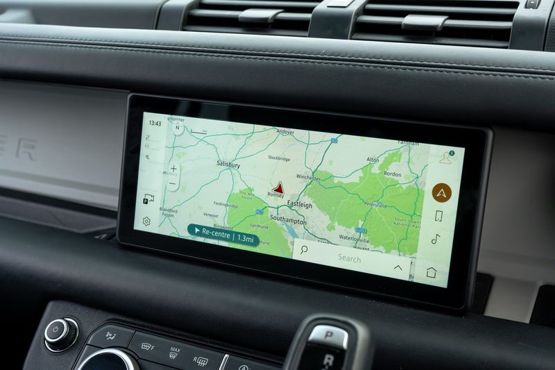 Land Rover Defender 110 3.0 D250 MHEV HSE