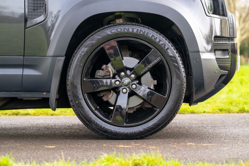 Land Rover Defender 110 3.0 D250 MHEV HSE