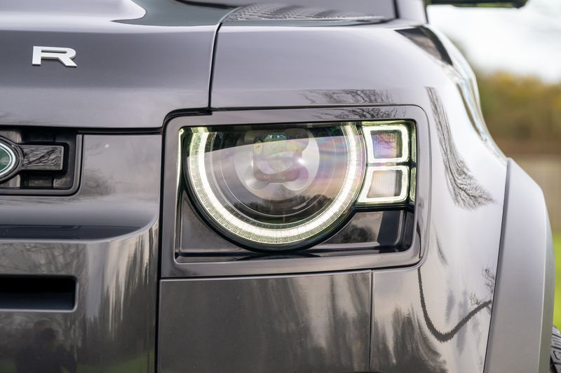 Land Rover Defender 110 3.0 D250 MHEV HSE