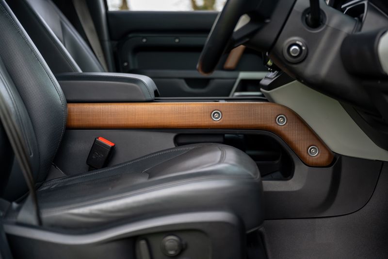 Land Rover Defender 110 3.0 D250 MHEV HSE