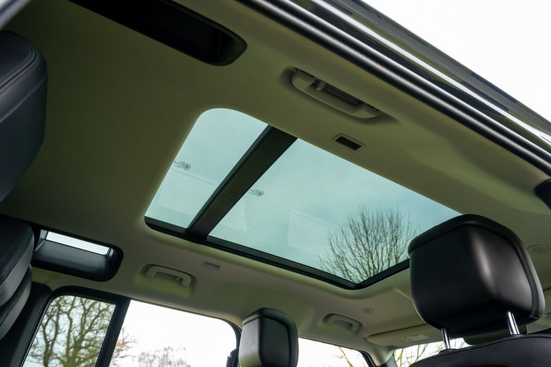 Land Rover Defender 110 3.0 D250 MHEV HSE