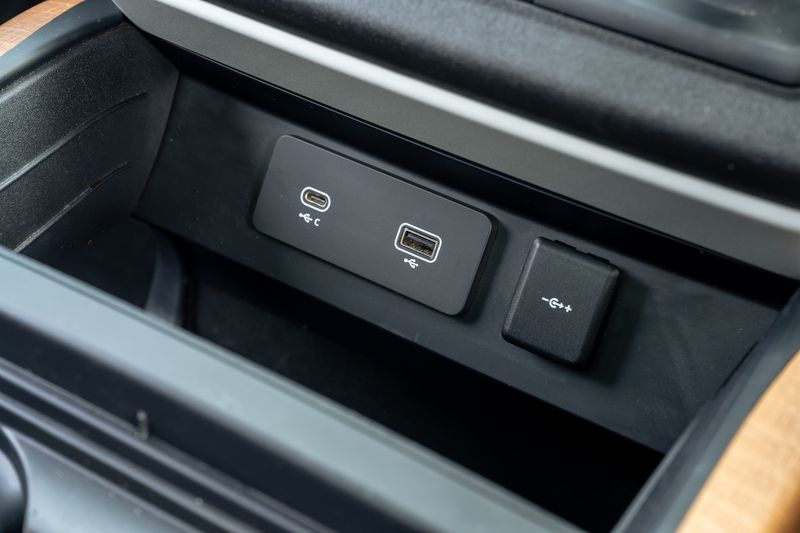 Land Rover Defender 110 3.0 D250 MHEV HSE