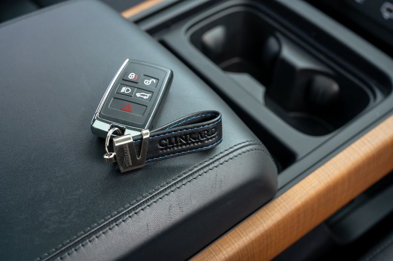 Land Rover Defender 110 3.0 D250 MHEV HSE