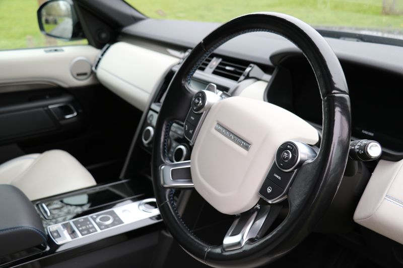 Land Rover Discovery 3.0 TD V6 HSE Auto 4WD