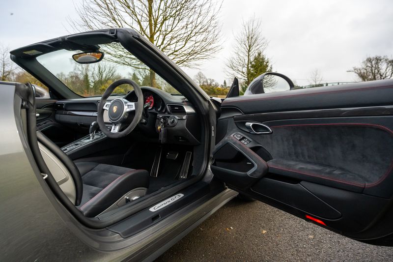 Porsche 911 (991) Carrera GTS Convertible PDK
