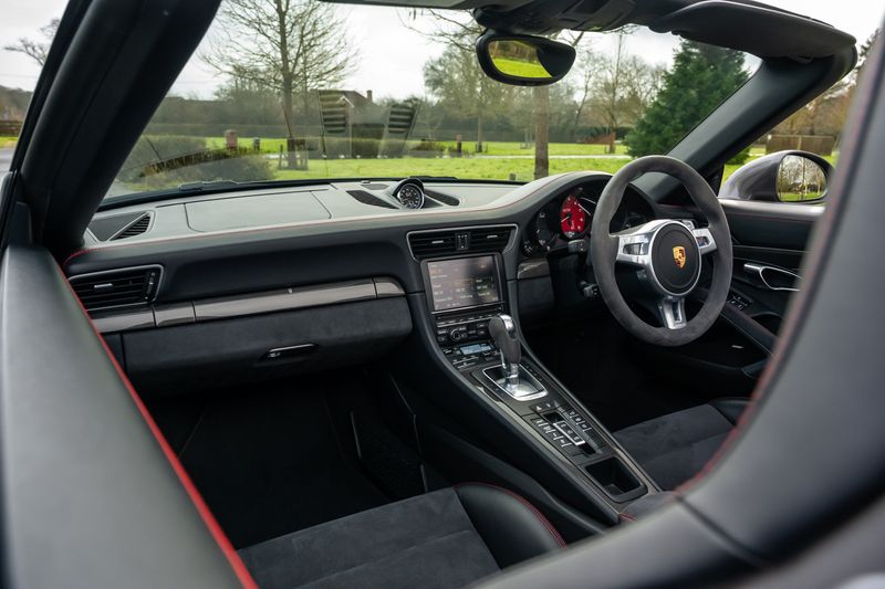 Porsche 911 (991) Carrera GTS Convertible PDK