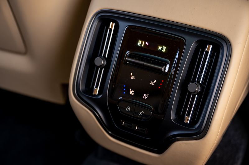 Aston Martin DBX 707 4.0 V8 (Facelift Model)