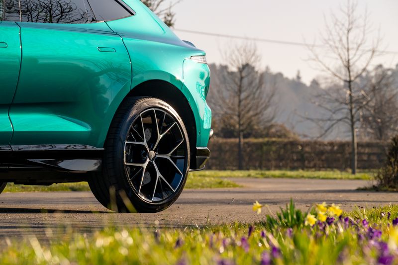 Aston Martin DBX 707 4.0 V8 (Facelift Model)