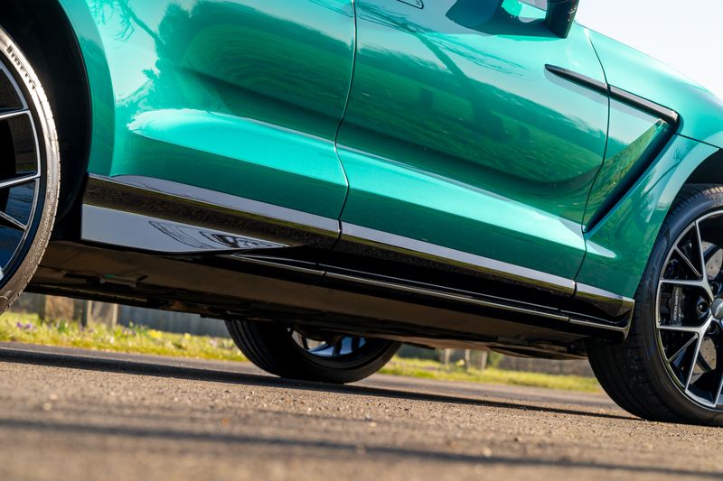 Aston Martin DBX 707 4.0 V8 (Facelift Model)