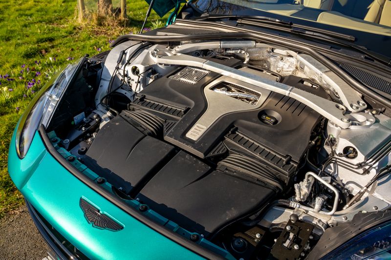 Aston Martin DBX 707 4.0 V8 (Facelift Model)