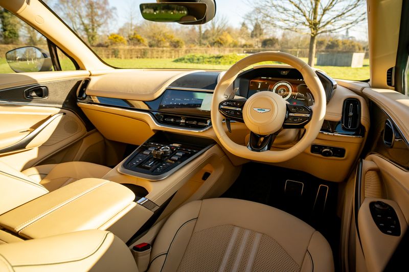 Aston Martin DBX 707 4.0 V8 (Facelift Model)