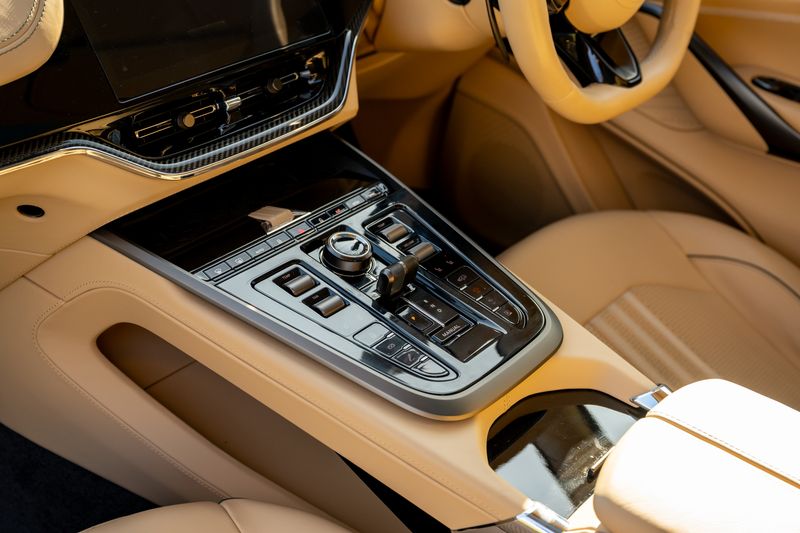 Aston Martin DBX 707 4.0 V8 (Facelift Model)