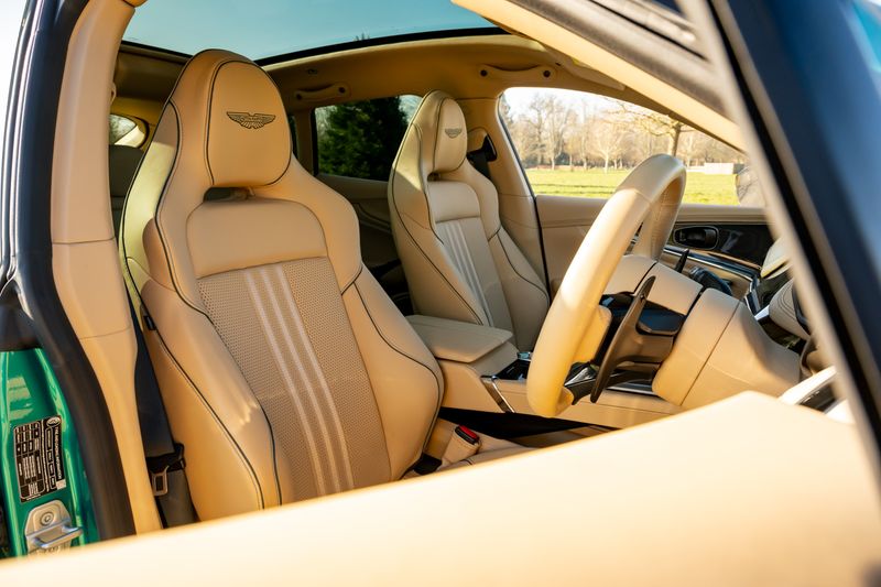 Aston Martin DBX 707 4.0 V8 (Facelift Model)