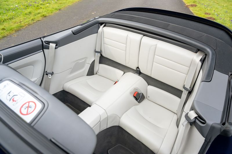 Porsche 911 (992) Carrera Cabriolet