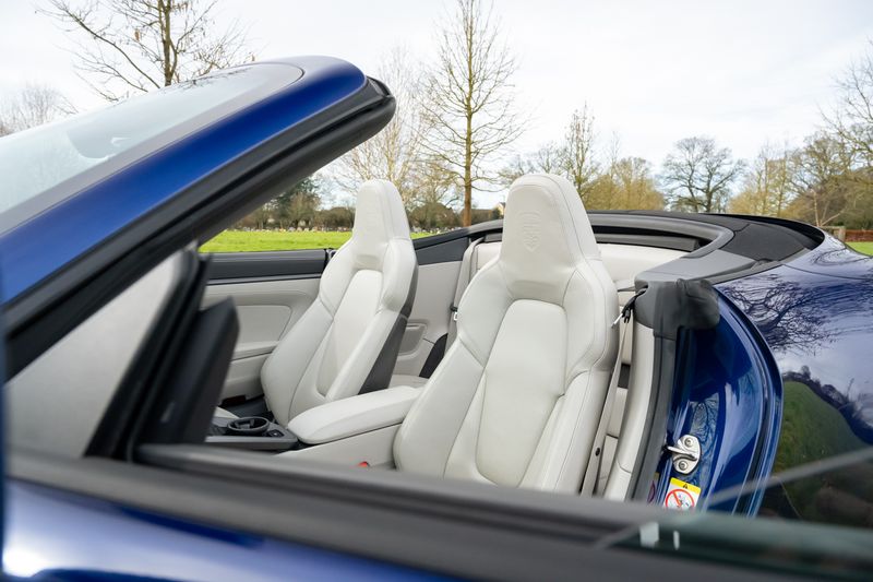 Porsche 911 (992) Carrera Cabriolet