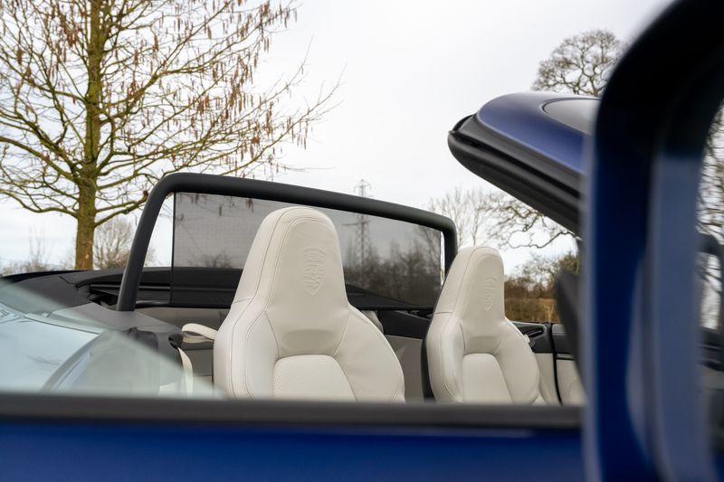 Porsche 911 (992) Carrera Cabriolet