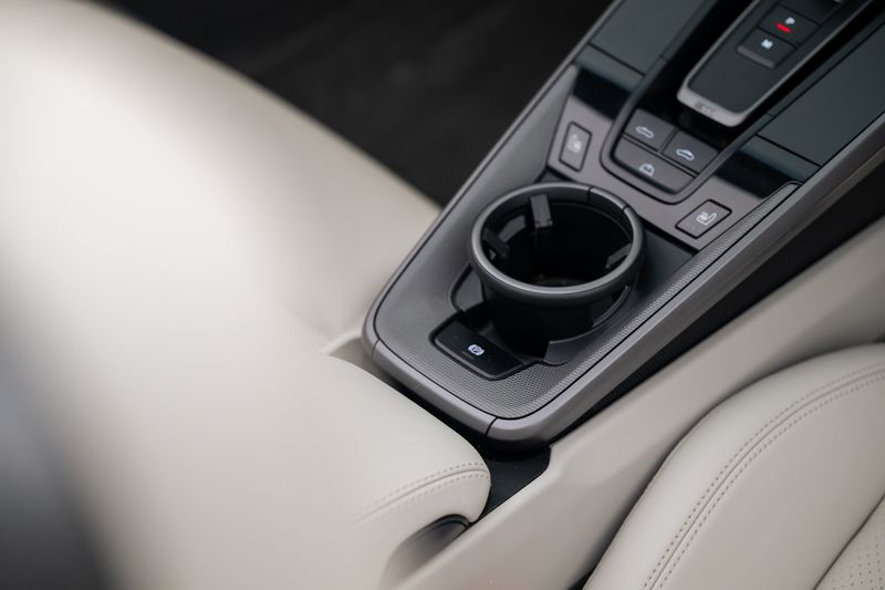 Porsche 911 (992) Carrera Cabriolet