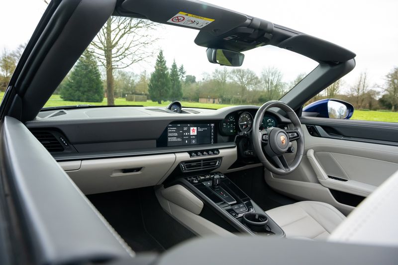 Porsche 911 (992) Carrera Cabriolet