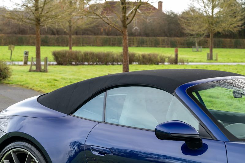 Porsche 911 (992) Carrera Cabriolet