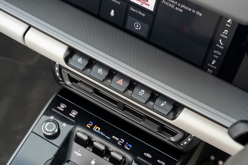 Porsche 911 (992) Carrera Cabriolet