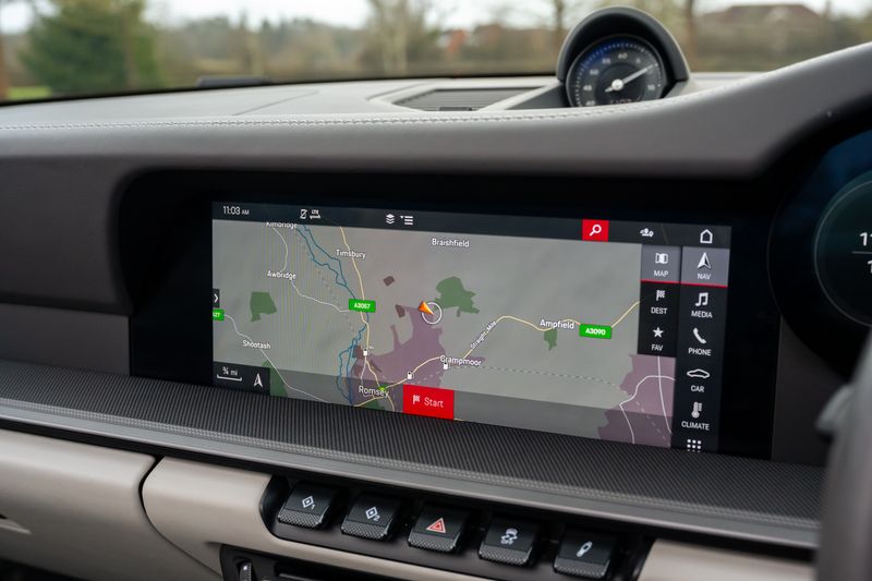 Porsche 911 (992) Carrera Cabriolet